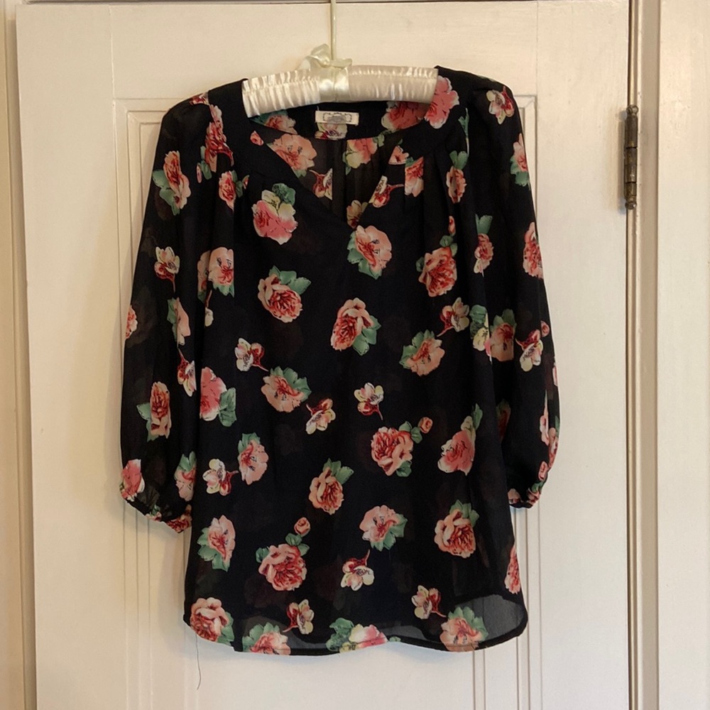 Womens patterned blouse. Size L (sized up for roomy fit)